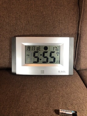 Acctim Radio Controlled Wall/Desk Clock-Silver. Battery Cover Missing - Image 1 of 4