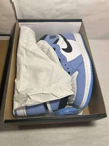 NUEVO NIKE JORDAN 1 RETRO ALTO OG UNC AZUL UNIVERSITARIO TALLA 8M 555088-134 - Imagen 1 de 14