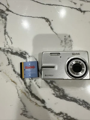 Kodak EasyShare M893 8.1MP Digital Camera – UnTested w/ Battery - Image 1 of 4