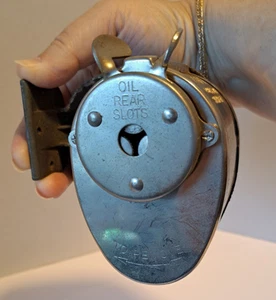Boston PENCIL Sharpener - Wall Desk MOUNT - Self Feeder - Single Hole - VINTAGE - Picture 1 of 8