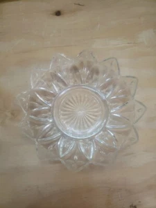 Plato de caramelo de vidrio cortado vintage con forma de flor *JDK* - Imagen 1 de 5