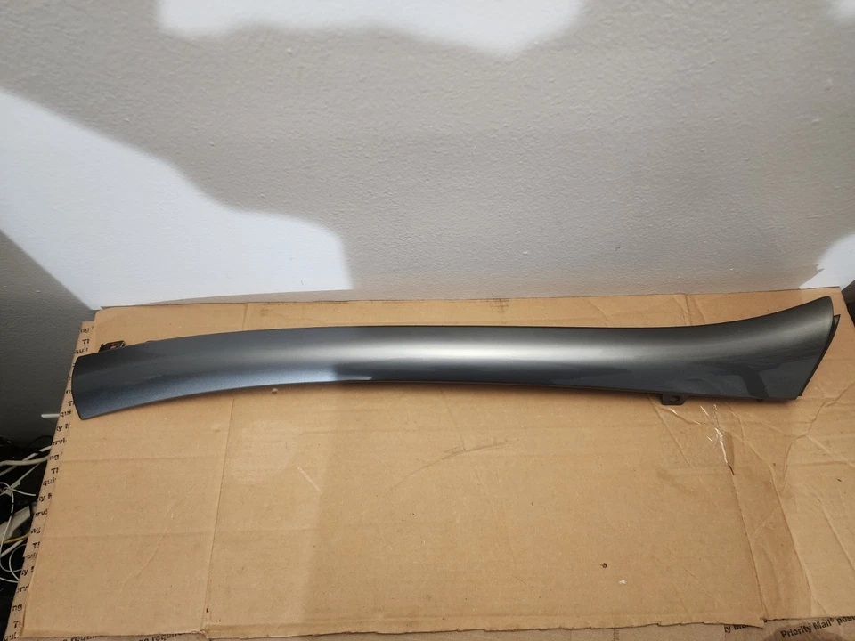 Moldura de moldura de pilar A derecha Mitsubishi Eclipse 2006-2012 MN159358 OEM gris Foto 1 de 4
