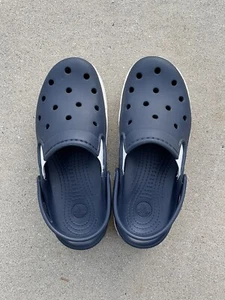 Crocs Unisex-Child Classic Clog, Size Junior 3W - Navy - Picture 1 of 2