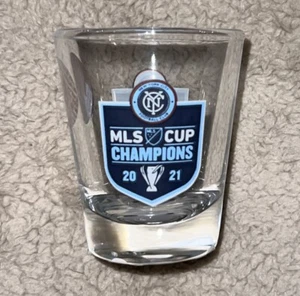 NYCFC FOOTBALL CLUB SHOT GLASS 2021 MLS CUP CHAMPIONS SOCCER YANKEES NYC - Imagen 1 de 4