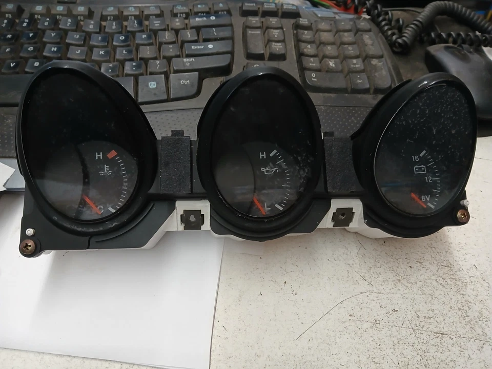 🥇91-96 MITSUBISHI 3000GT AGUA ACEITE TEMPERATURA BATERÍA MEDIDOR DE VOLTAJE OEM Foto 1 de 4