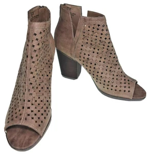 Sz 10M Brown Bootie Ankle Boot Heel Sugar Vael 3 506216B - Picture 1 of 7