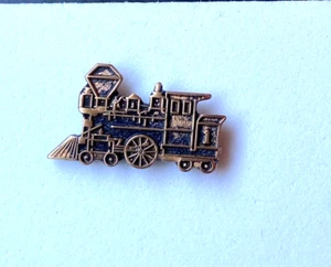 Men's BRASS TIE TAC WITH GOLD PLATED CHAIN - COW CATCHER TRAIN ENGINE DESIGN - Picture 1 of 3