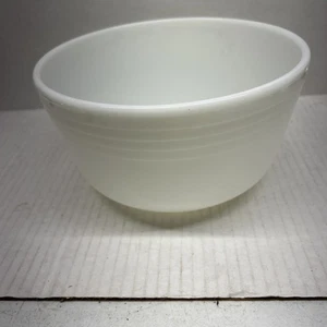 "De colección Pyrex #29 Blanco Leche Vidrio Mezclador Colmena Acanalado EE. UU. 8,5"" Ancho 5"" Alto" - Imagen 1 de 7