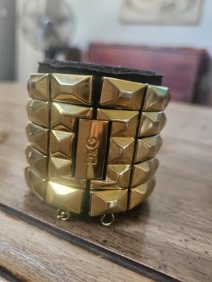 Bracelete Dolce & Gabbana GoldTone aço inoxidável cravejado robusto pulseira de 5 fileiras.  - Imagem 1 de 4