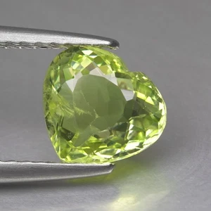 1.62 Ct Eye-Catching ! Rare Pistaschio Green Chrysoberyl Heart Shape From Sri La - Picture 1 of 3