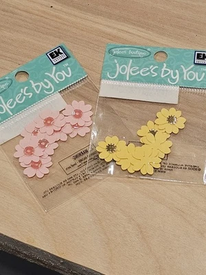JOLEE'S BOUTIQUE Adornos para álbumes de recortes flores rosas y amarillas Foto 1 de 3