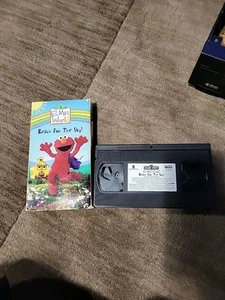 Elmo's World Reach For The Sky VHS Tape- Rare Late Release- Tested Working - Picture 1 of 20