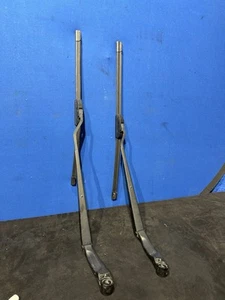 01-05 LEXUS JCE10L IS300 SET OF 2 FRONT LEFT & RIGHT WINDSHIELD WIPER ARM OEM - Picture 1 of 4