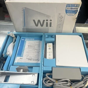 Nintendo Wii Console System RVL-001 Complete W Original Box. + 2 Games. - Picture 1 of 13