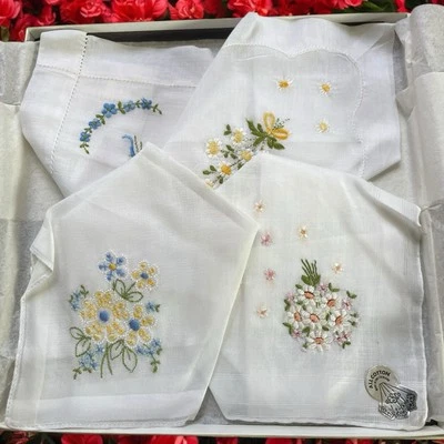 Caja de 4 pañuelos Marshall Field NOS 1978 hechos en Suiza Foto 1 de 4