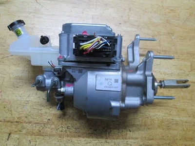 Nissan Leaf 2015 cilindro maestro de refuerzo de freno eléctrico OEM Foto 1 de 4