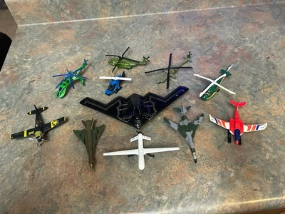 (LOTE DE 11) AVIONES FUNDIDOS A PRESIÓN AVIONES HELICÓPTEROS, MILITARES - CAJA DE CERILLAS/VARIOS Foto 1 de 4