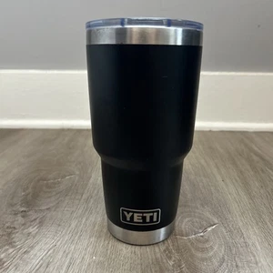 Yeti Rambler Tumbler 30 oz. Schwarz Silber Edelstahl mit MagSlider Deckel - Bild 1 von 8