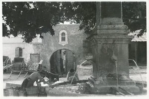 GUILLESTRE c. 1935 -Laveuses  Lavoir  Fontaine de Salva  Hautes-Alpes - DIV 6440 - Picture 1 of 2