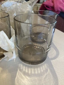 4er Set grau Rauch Acryl T84 Tupperware Preludio Becher Vintage neu nie benutzt - Bild 1 von 4