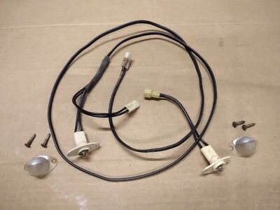 Chrysler Cordoba 1975-1979, 300, Dodge Magnum luces de matrícula traseras y cableado Foto 1 de 4