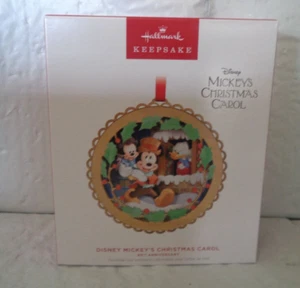 2023 Hallmark / Disney - Adorno de cuento de Navidad de Mickey - 40 aniversario - Imagen 1 de 1