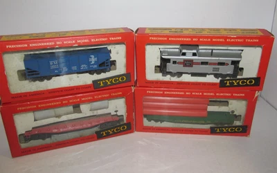 4 Vintage Tyco HO Scale Red Box Train Cars in Original Boxes - Image 1 of 4