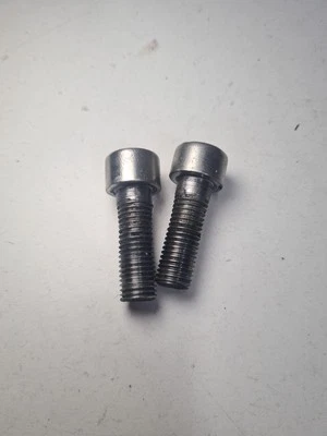 Pernos de pinza de freno delantero Yamaha FZR400R 1WG 1988-1994 Foto 1 de 3