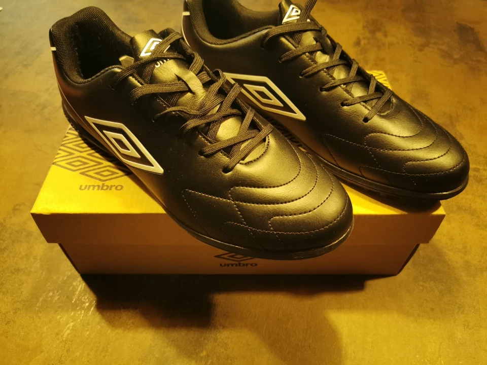 Umbro Fussballschuhe Herren, Größe 44 - Bild 1 von 3