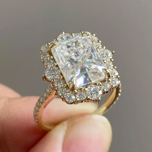 3,90 ct Lab Created Radiant Cut Diamond Engagement Ring 18k Yellow Gold IGI - Bild 1 von 11