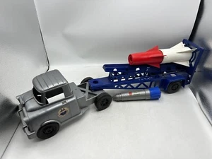 Vintage Ideal Toy Corp US Satellite Squadron Rocket Launcher Truck & Trailer - Picture 1 of 16