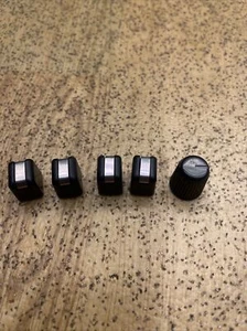 DAIHATSU FOURTRAK HEATER CONTROLS - Picture 1 of 3