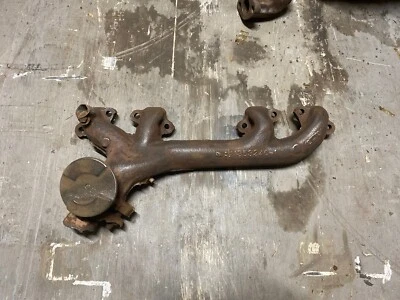 Buick Electra Wildcat Riviera 401 1962 425 diestro colector de escape 1353240 agrietado Foto 1 de 4