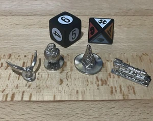 Harry Potter SCENE IT The DVD Game REPLACEMENT Tokens Pawns, Red Card Case & Die - Picture 1 of 8