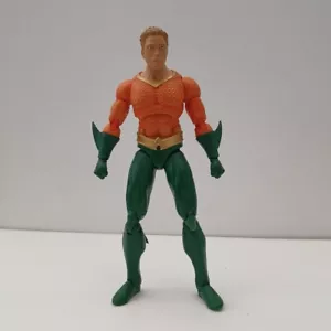 DC Collectibles Icons Modellino Aquaman - Foto 1 di 6