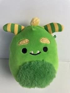 Original Squishmallows 4" Callum das grüne Monster, gestreifte Hörner, pelziger Bauch - Bild 1 von 3