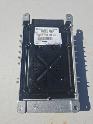 Amplificador estéreo Audi S4 Bose 2005 8E5035223C Foto 1 de 4
