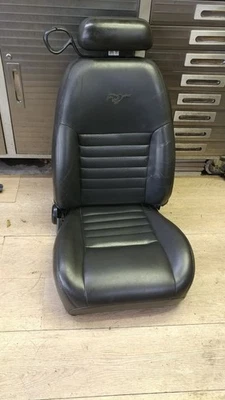 94-04 Ford Mustang GT OEM Asiento de cuero lateral derecho del pasajero de fábrica NEGRO MEDIANOCHE Foto 1 de 4