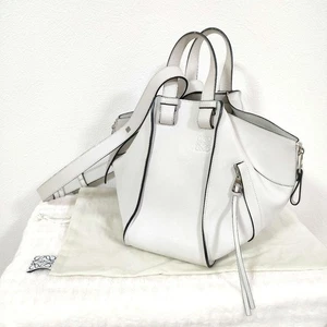 LOEWE Hängematte klein weiß Leder 2-Wege Schulter Kordelzug inklusive - Bild 1 von 19