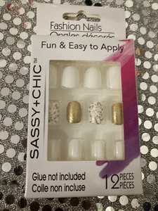 Sassy + Chic White And Gold Tip Fashion Nails 12pc Pack NEW Glue not included - Picture 1 of 2