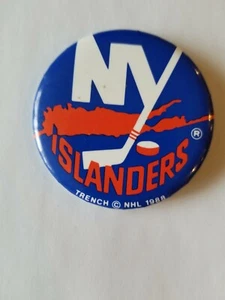 NEW YORK  ISLANDERS NHL  OLD LOGO  BUTTON. 2.5 INCH. - Picture 1 of 3