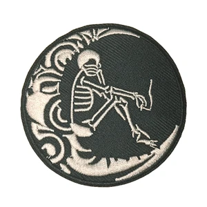 Parche esqueleto para fumar | Parche de motociclista punk apliques de luna para coser para planchar - Imagen 1 de 3