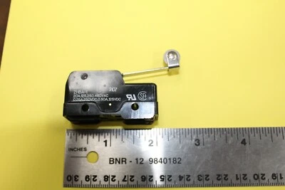 Interruptor de acción de palanca de rodillos Unimax 2HBA-1 conexiones normalmente abiertas o cerradas NOS Foto 1 de 4