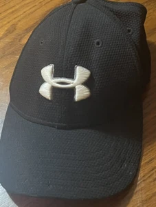 Under Armour Kids Black/White Fitted Baseball Cap! XS/Small - Picture 1 of 4