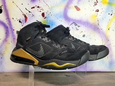 Zapatos de baloncesto Air Jordan Mars 270 negros y dorados 10,5 usados  Foto 1 de 4