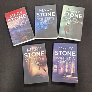 Books 1-5 of Mary Stone's Winter Black Series Excellent Condition - Imagen 1 de 2
