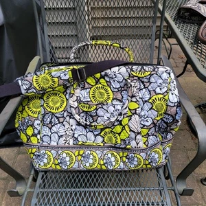 Vera Bradley Floral Weekender Bag Mulitcolor Zipper NWOT 24x17 - Picture 1 of 7
