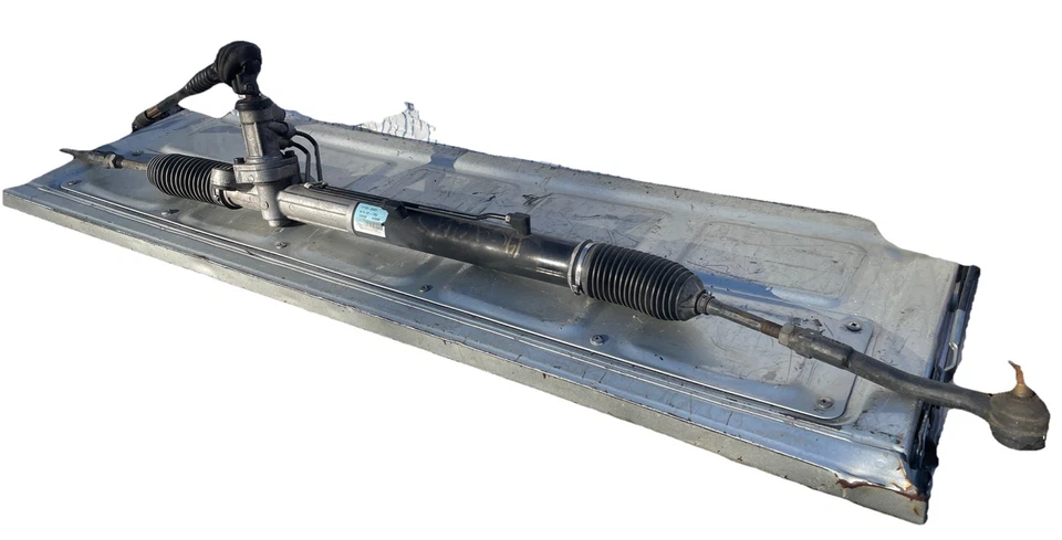 2014-2016 Hyundai Equus Steering Gear Rack & Pinion OEM - Image 1 of 4