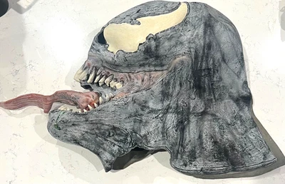 Vtg 2002 Halloween Venom Head Mask By Disguise Cosplay Adult Size - Image 1 of 4