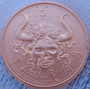1 oz. TAURUS Zombie Zodiac Series .999 redondo cobre fino - Imagen 1 de 4